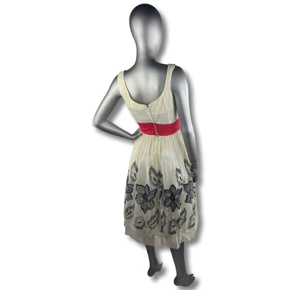 Vintage 1950s Cream Dress with Flocked Floral Skirt Size XS to Small - Picture 3 of 5